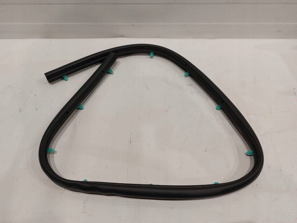 фото №1, Прокладка капот jeep wrangler 68295588ac