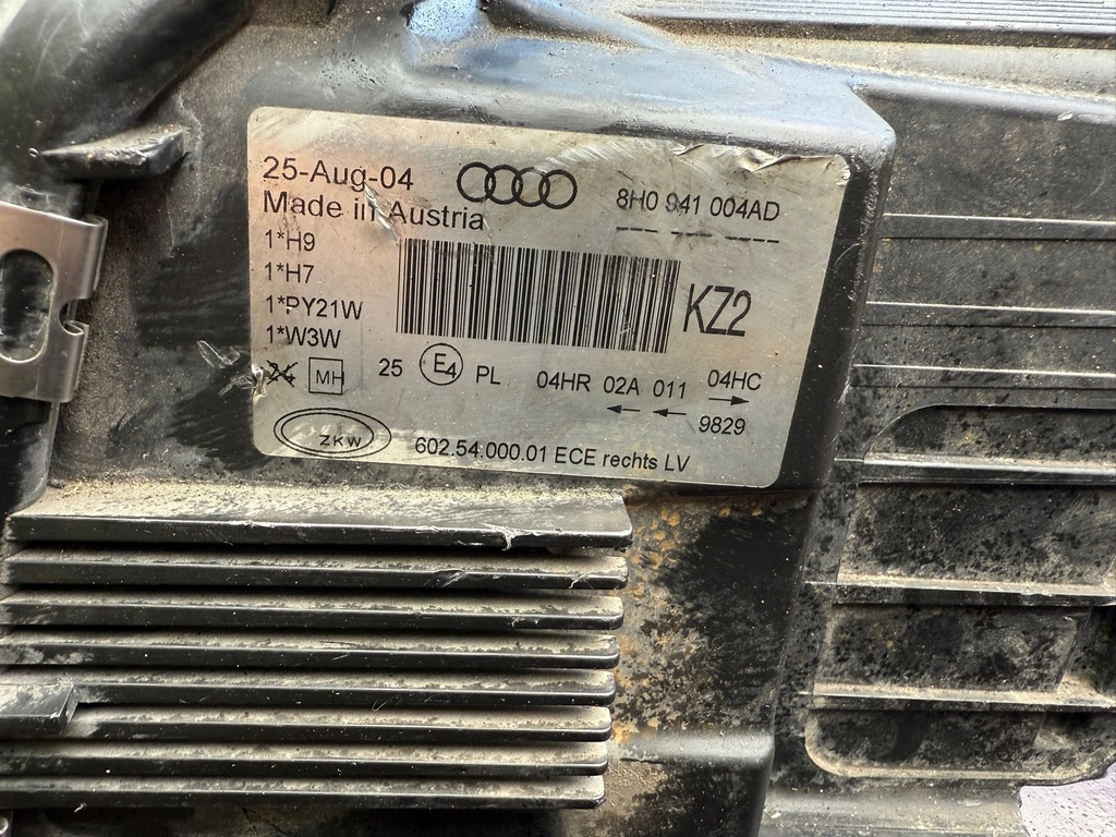 фото №10, Лампа права перед передня audi a4 b6 cabrio 8h0941004ad