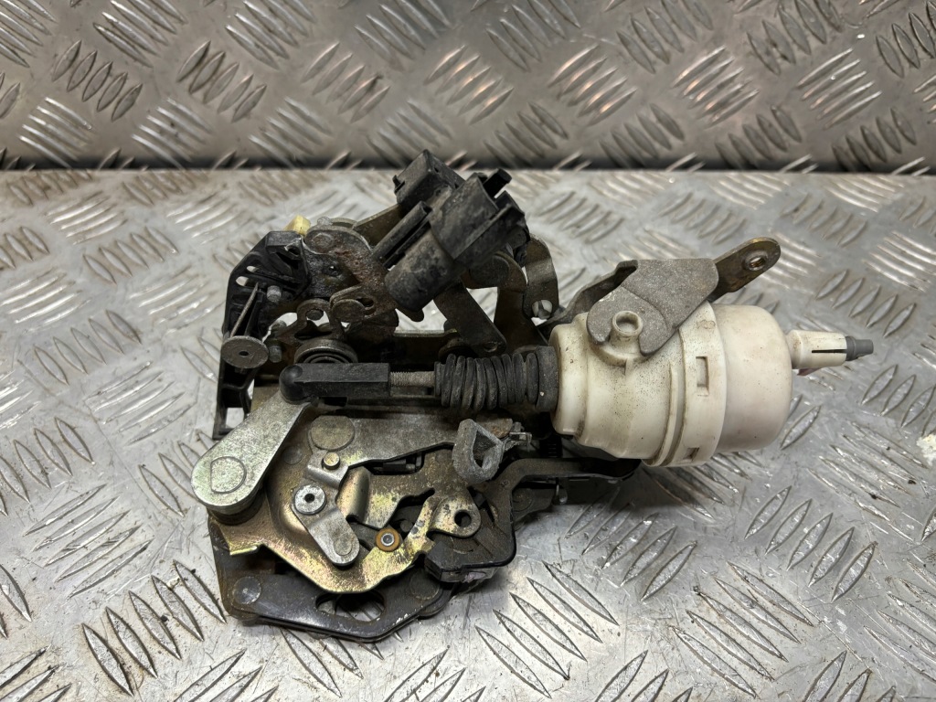 Купить Mercedes s w140 замок дверь правая  задний доводчик a1407301035