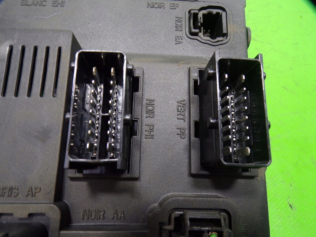 фото №8, Citroen c3 1.4 бензин коробка модуль предохранителей bsi s118085200h