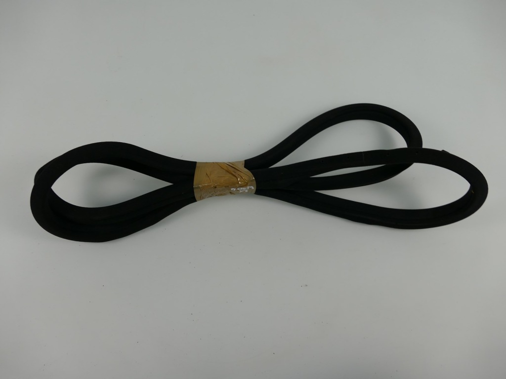 фото №1, Mercedes c220 w204 sedan прокладка дверь левый задняя