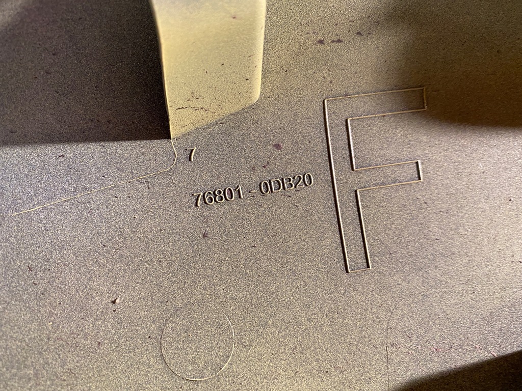 фото №8, Toyota yaris iii lift накладка кришки багажника 17-