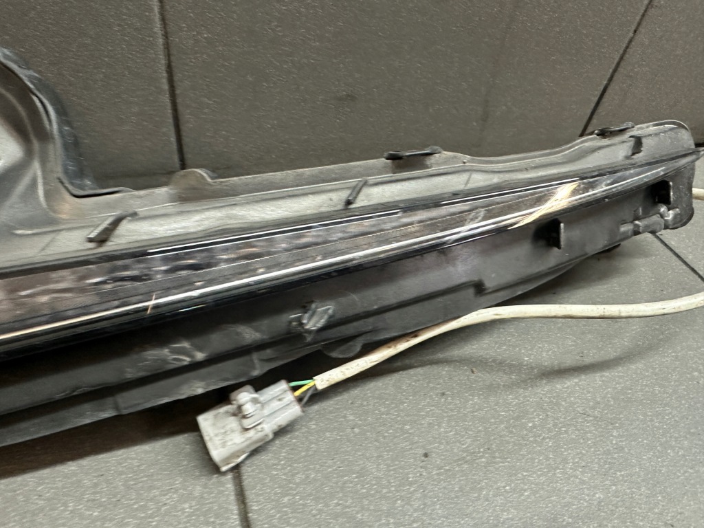 Лампа левый перед led drl lexus is 3 81620-53011 Оригинал