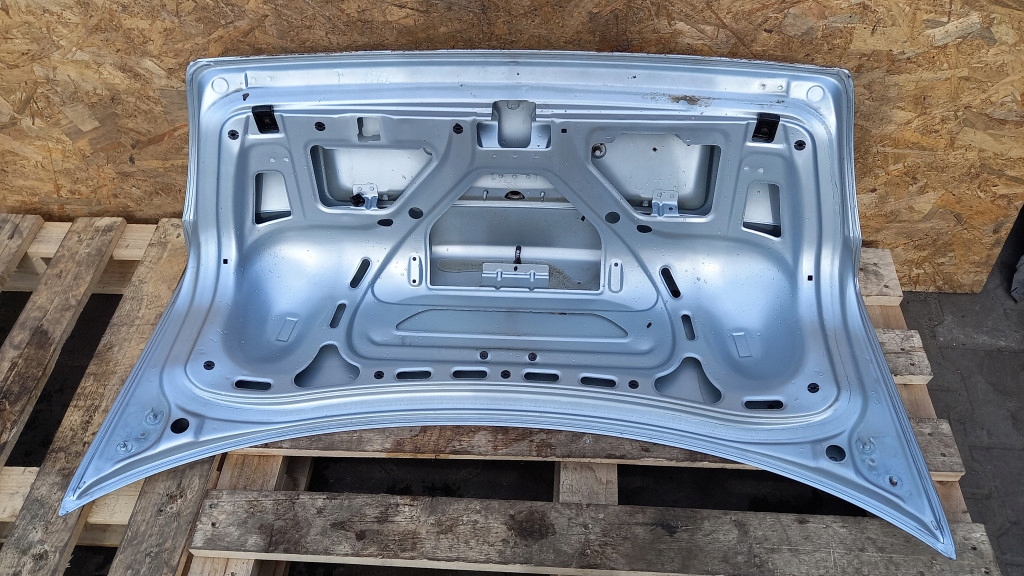 Задня кришка багажника audi a4 b5 98r sedan 1.8b Київ