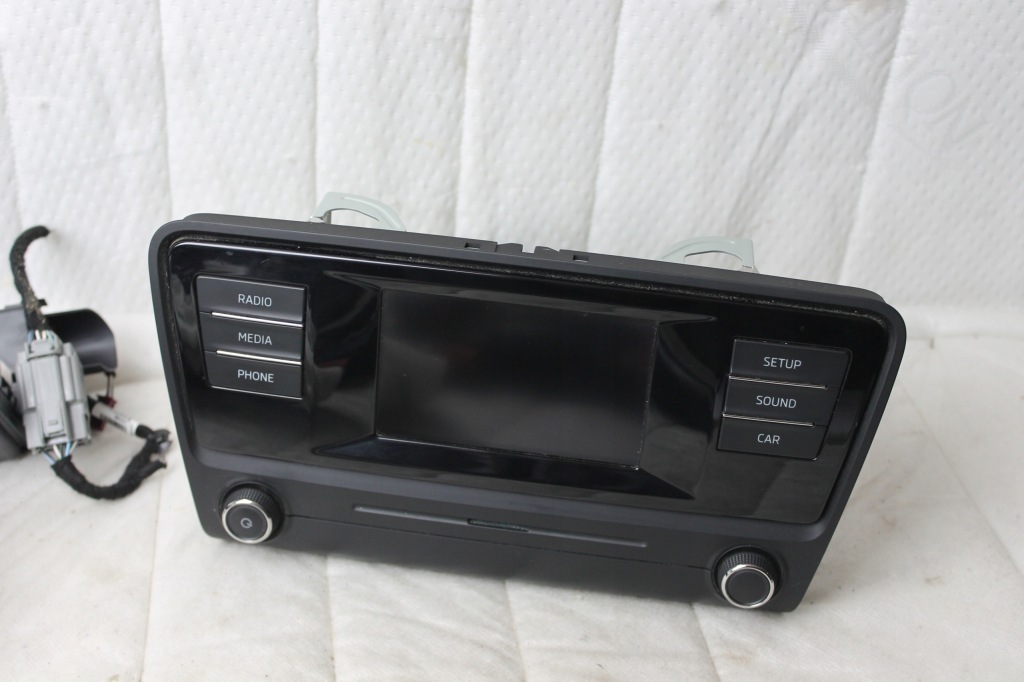 фото №1, Дисплей монитор экран радио skoda octavia iii 5e0035871a