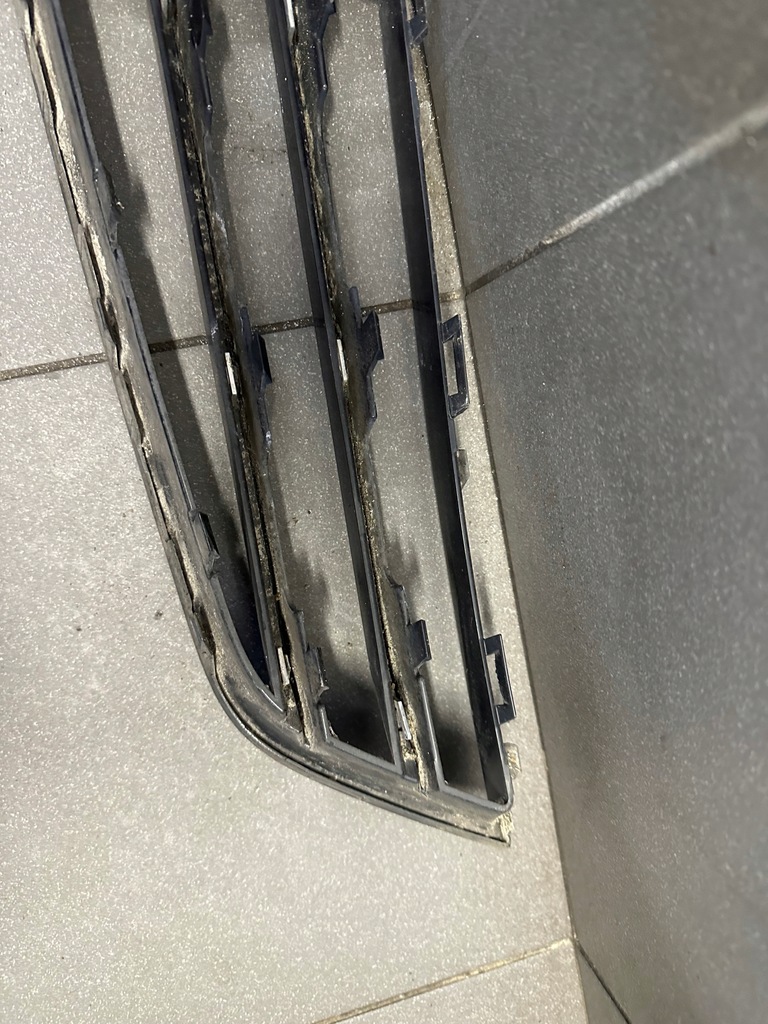 фото №10, Решітка бампера права audi a8 d4 przed fl 4h0807680l