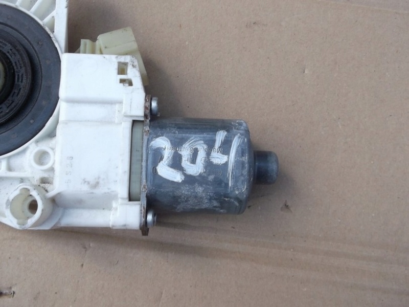 фото №8, Моторчик скло правий перед w204 a2048200242