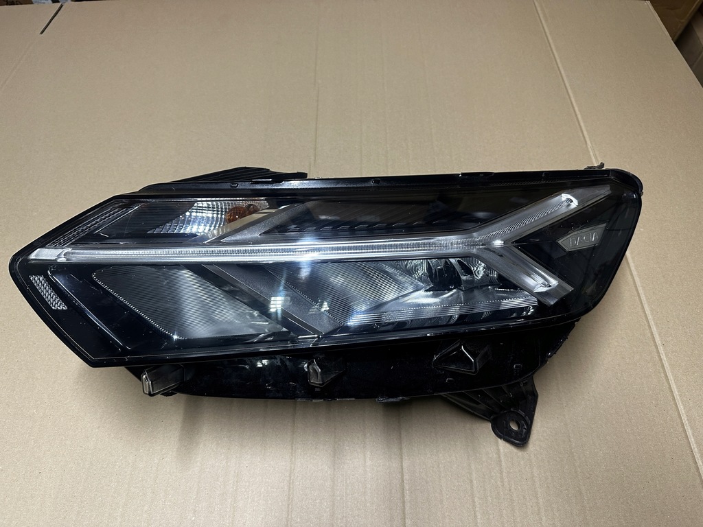 фото №1, Лампа full led dacia sandero iii 260607161r
