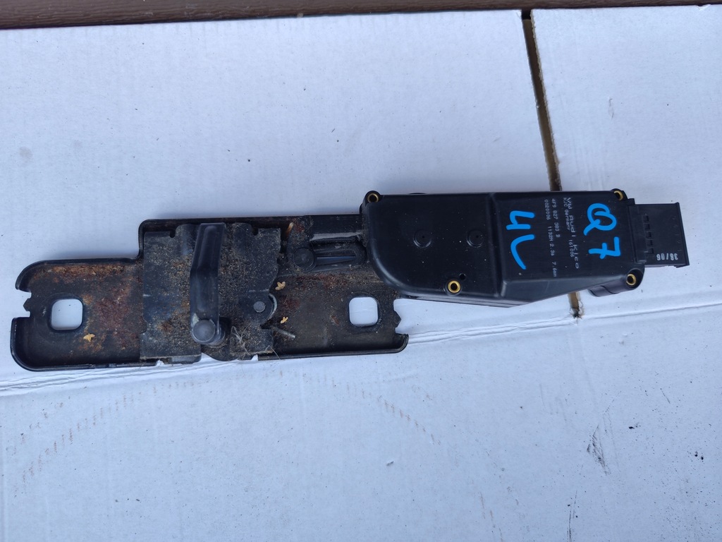 фото №1, Доводчик кришки багажника audi q7 4l 4f9827383b