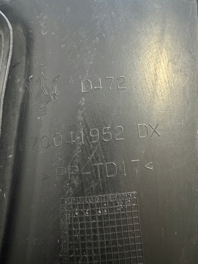 Купить Maserati levante granlusso m161 решётка бампера боковая правая 670041952dx