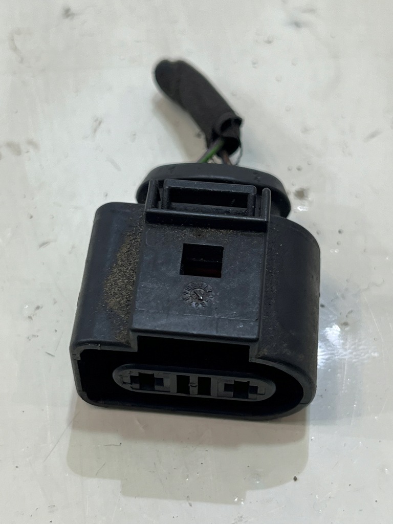 фото №1, Колодка штекер audi a3 8v 1k0973202