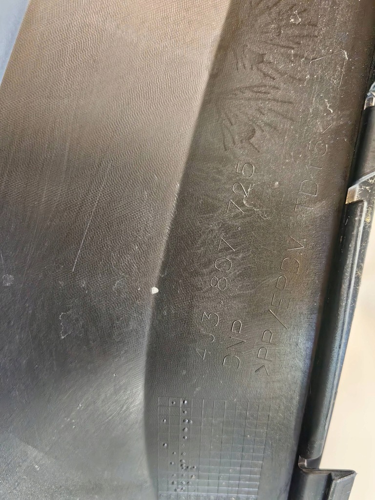 фото №11, Audi e-tron rs gt - накладка бампера перед ładna polecam