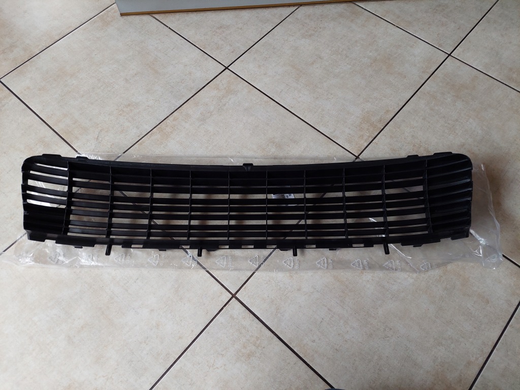 фото №8, Решітка бампера - середня - внутрішня - peugeot 3008 i - 09-13