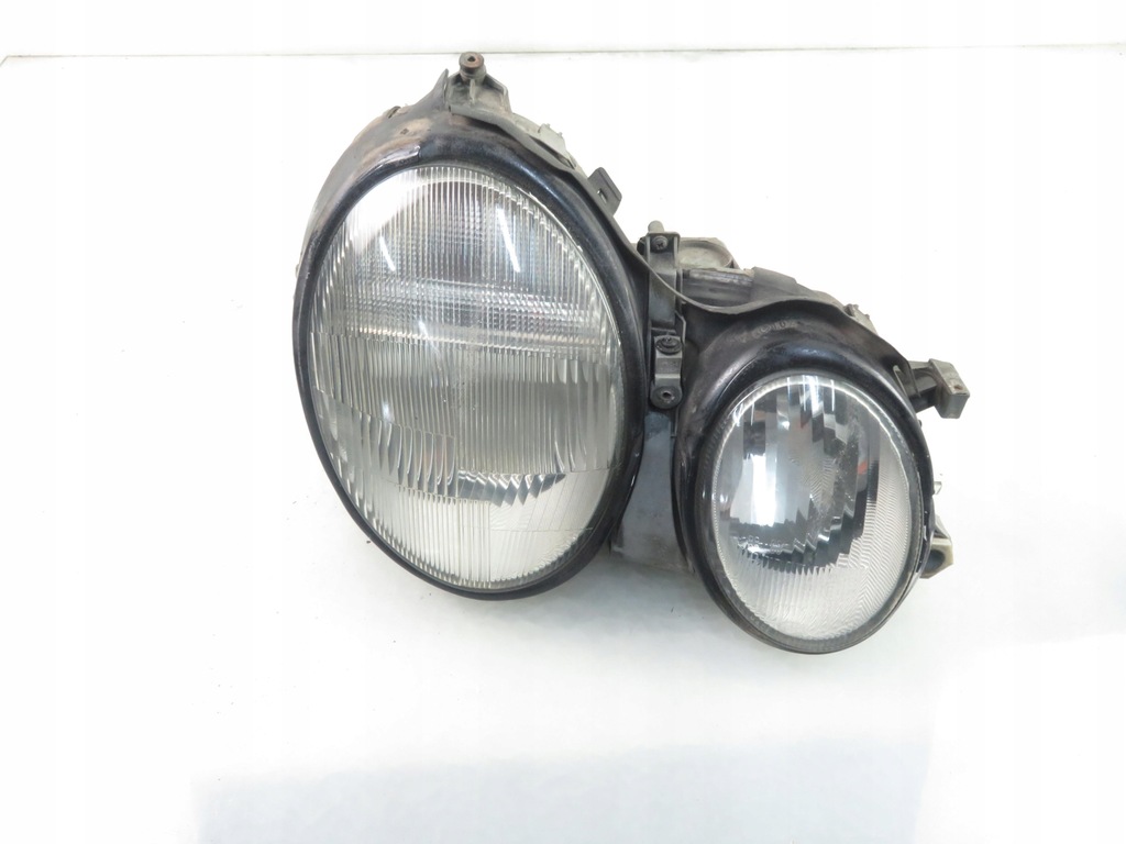 фото №1, Лампа правая передняя mercedes clk c208