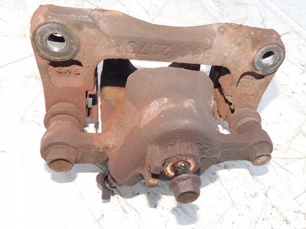 фото №7, Hyundai santa fe i 2.0 136km 06r суппорт задняя правый