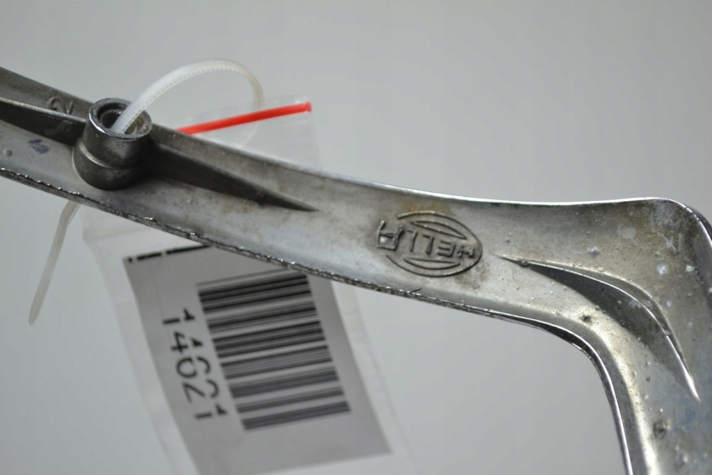 Mercedes w114 w115 рамка хром передньої лампи Оригінал