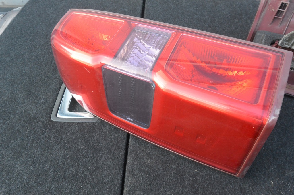 фото №9, Лампа w крыло левая правая задняя nissan patrol gu4 y61