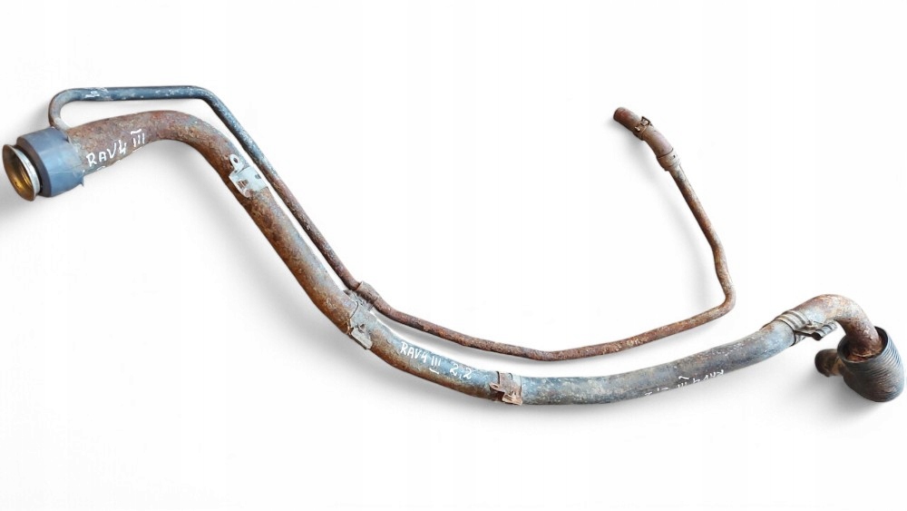 фото №4, Toyota rav4 iii 2,2 06-12 заливная горловина топлива труба