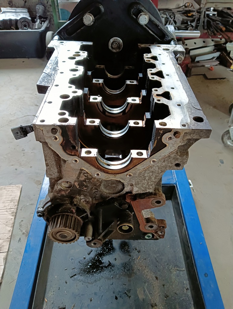 фото №1, Блок двигуна vw audi 2.0 fsi axw | r06d103023