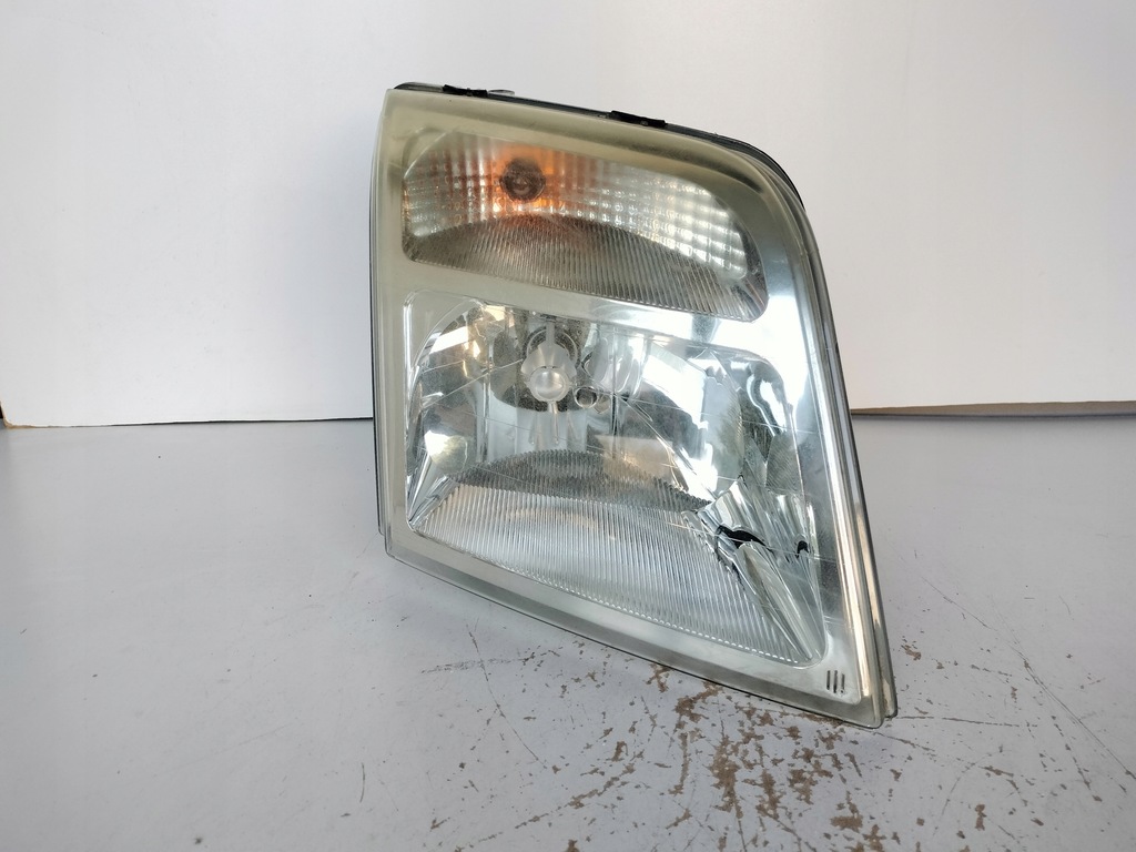 фото №1, Лампа права фара ford transit connect 02-