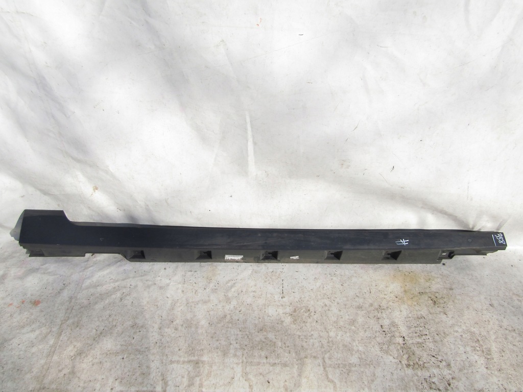 фото №1, Поріг молдинг поріг vw passat b8 14-22 права