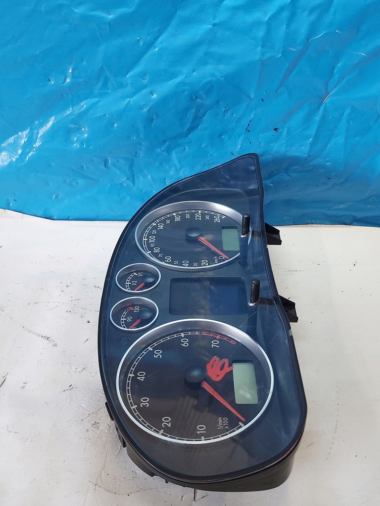 фото №10, Счетчик приборная панель passat b5 fl 1.6 b 3b0920825