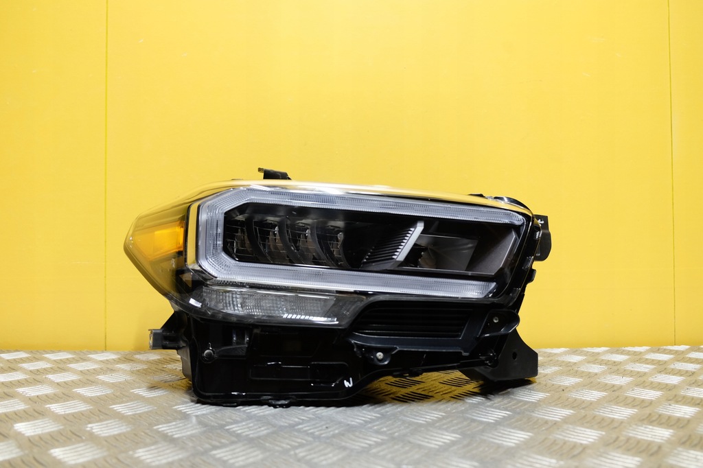 фото №1, Toyota tacoma lift 2020- фара лампа full led права usa