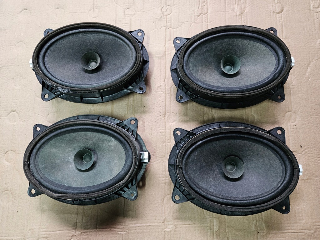 фото №1, Toyota avensis t27 09-14 динамик