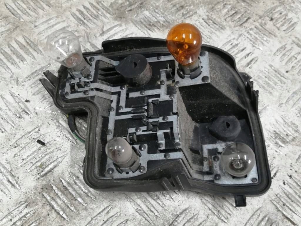 Купить Fiat 500 вкладыш лампы задний  задний правый колодка