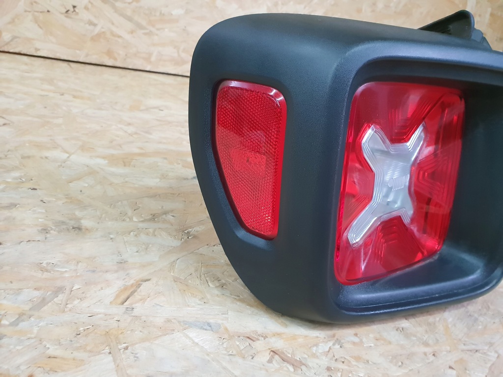 фото №3, Jeep renegade lift лампа левый задняя 52109469