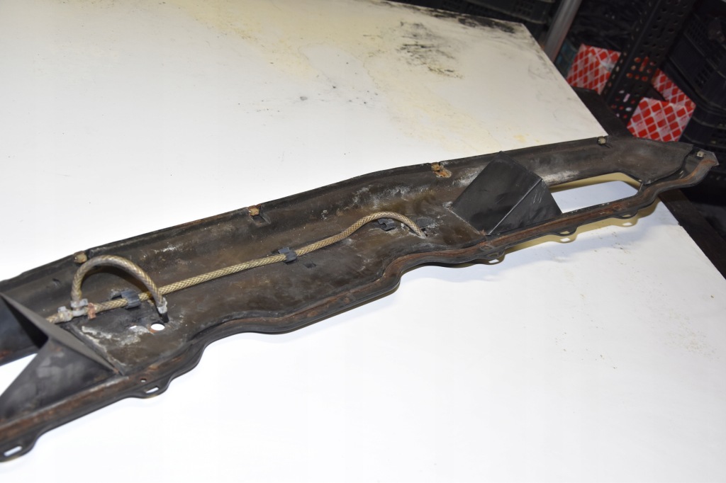 фото №7, Bmw e23 захист жабо капот омивача