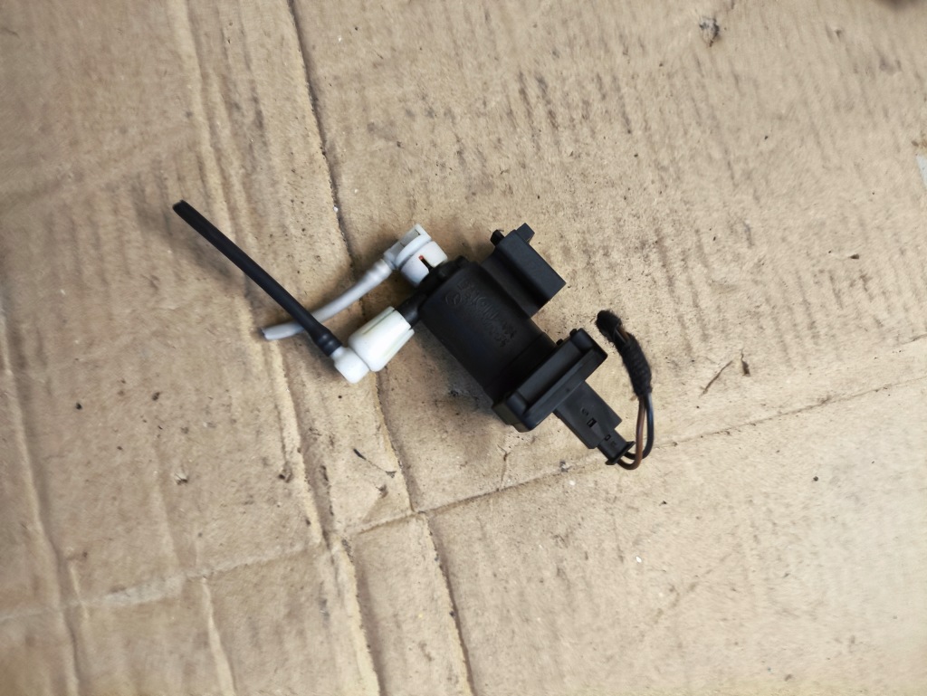 фото №1, Mercedes w209 mercedes w203 w209 помпа омывателя ?