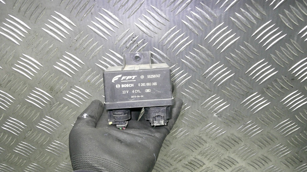 Купити Реле свічка fiat 500x 15r 1.6 m-jet 55250747 renegade