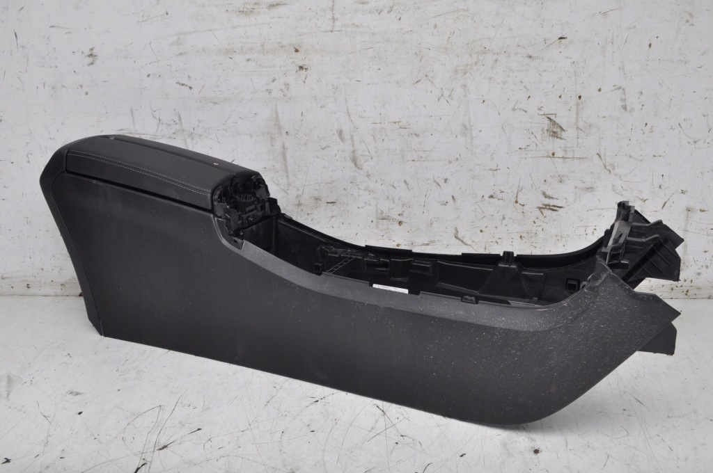 фото №12, Mercedes w177 amg тунель середній підлокітник