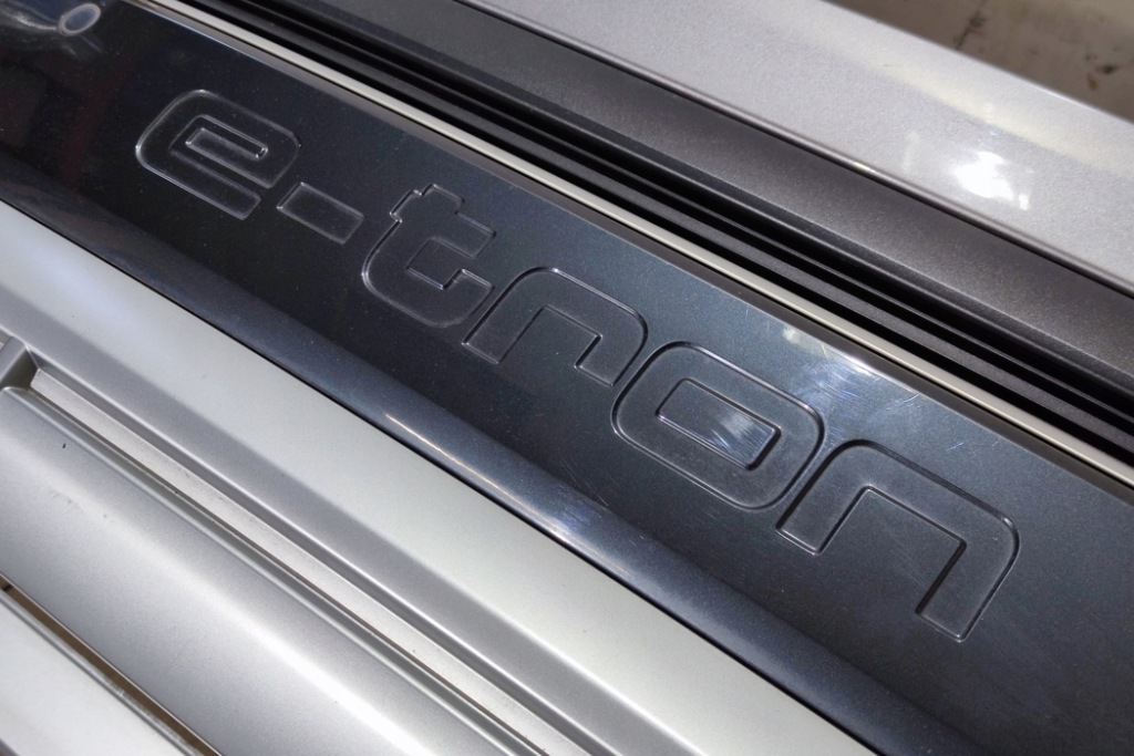 фото №16, Бампер задній audi q4 suv f4b 89a807521a electric 150kw 2021