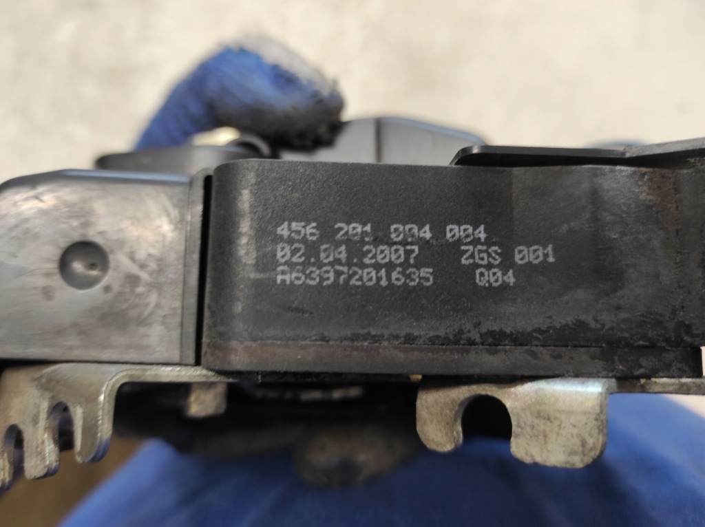 Mercedes vito w639 03- замок лівий перед 4pin a6397201635 в Україні