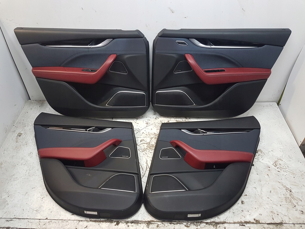 фото №1, Maserati levante обшивка дверь обивка задняя