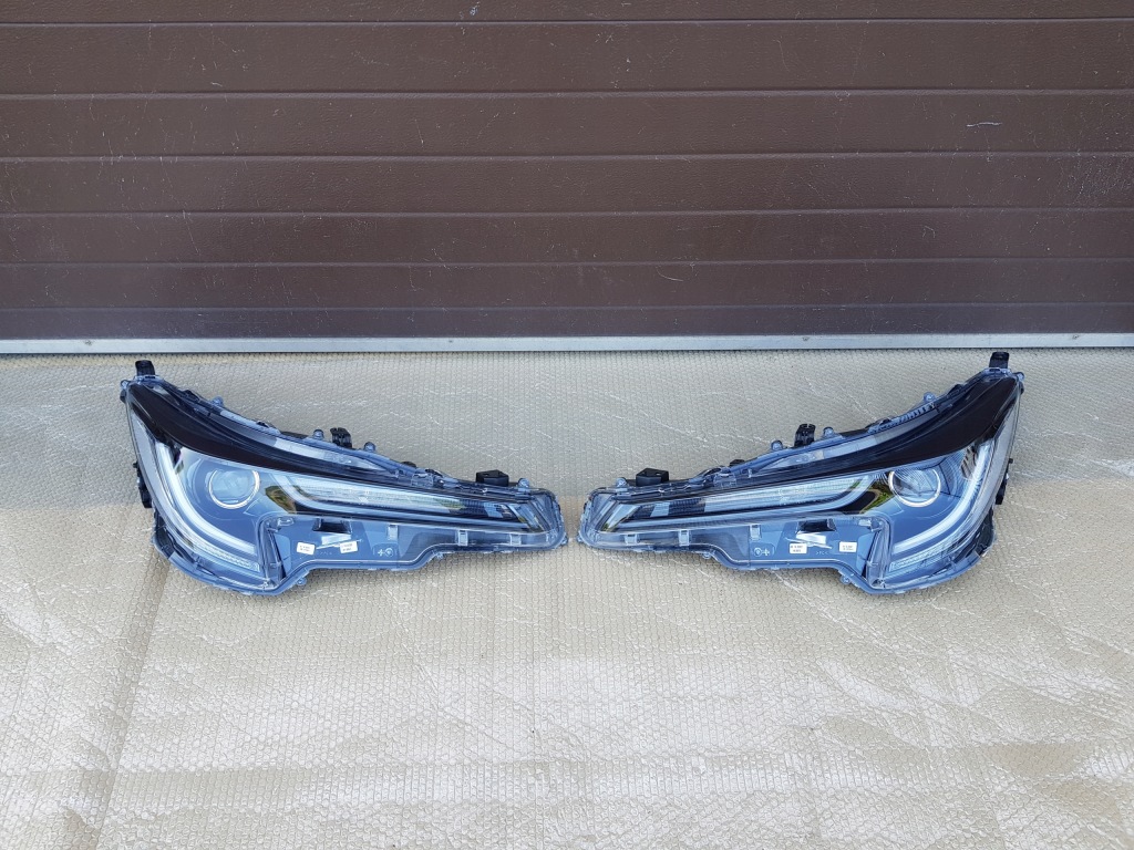 фото №1, Toyota corolla e21 hb лампи перед ful led стан bdb