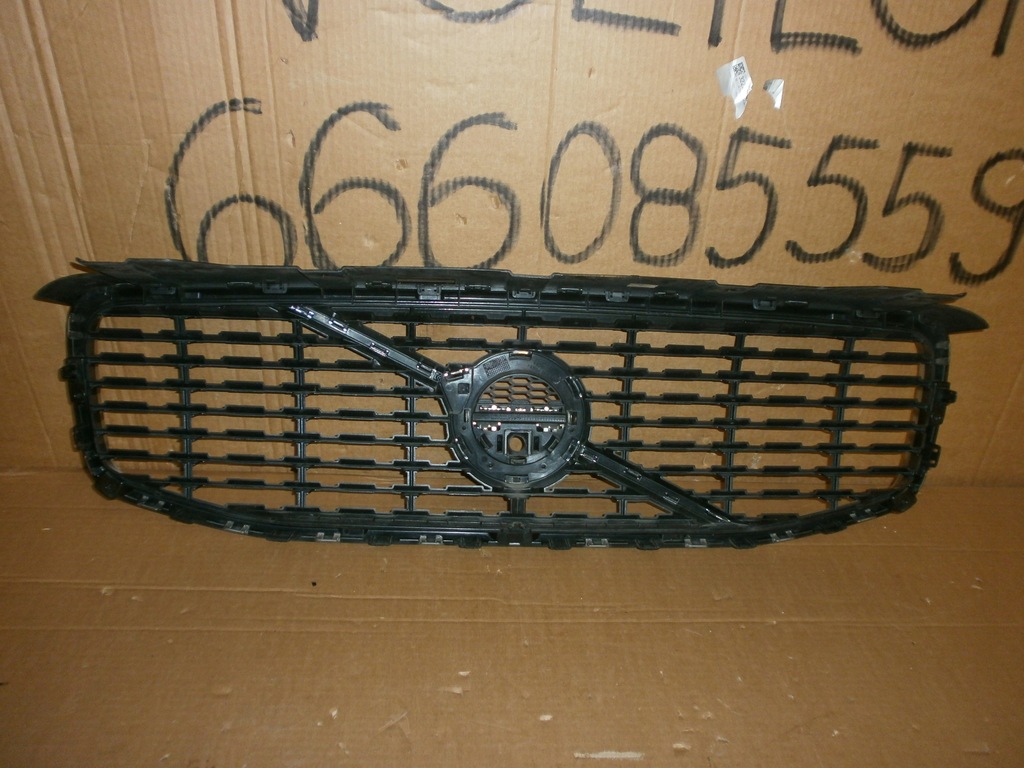 фото №2, Решётка радиатора решётка радиатора do volvo xc60 r-design!!!