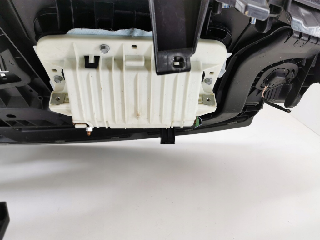 фото №8, Консоль подушки безопасности ремни renault megane iii 3