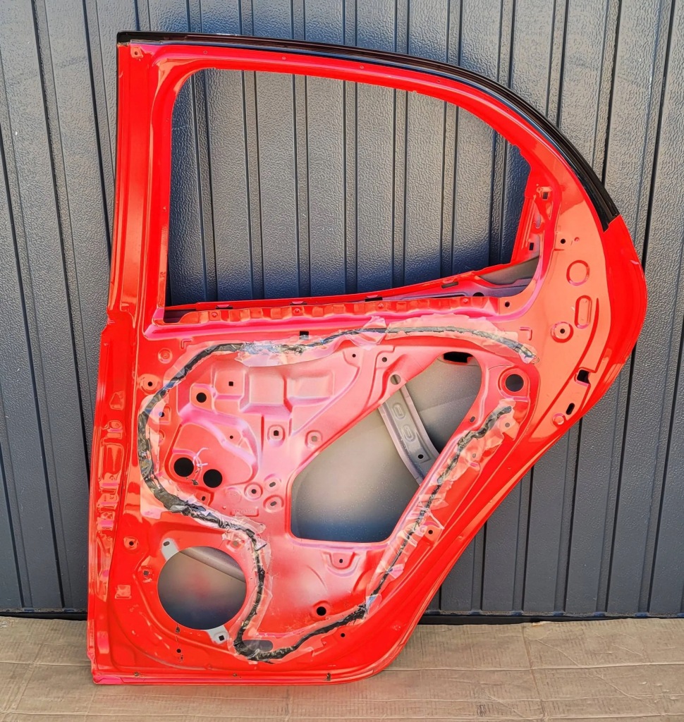 Toyota yaris iv 4 20- дверей задній задні праве  fv Ціна