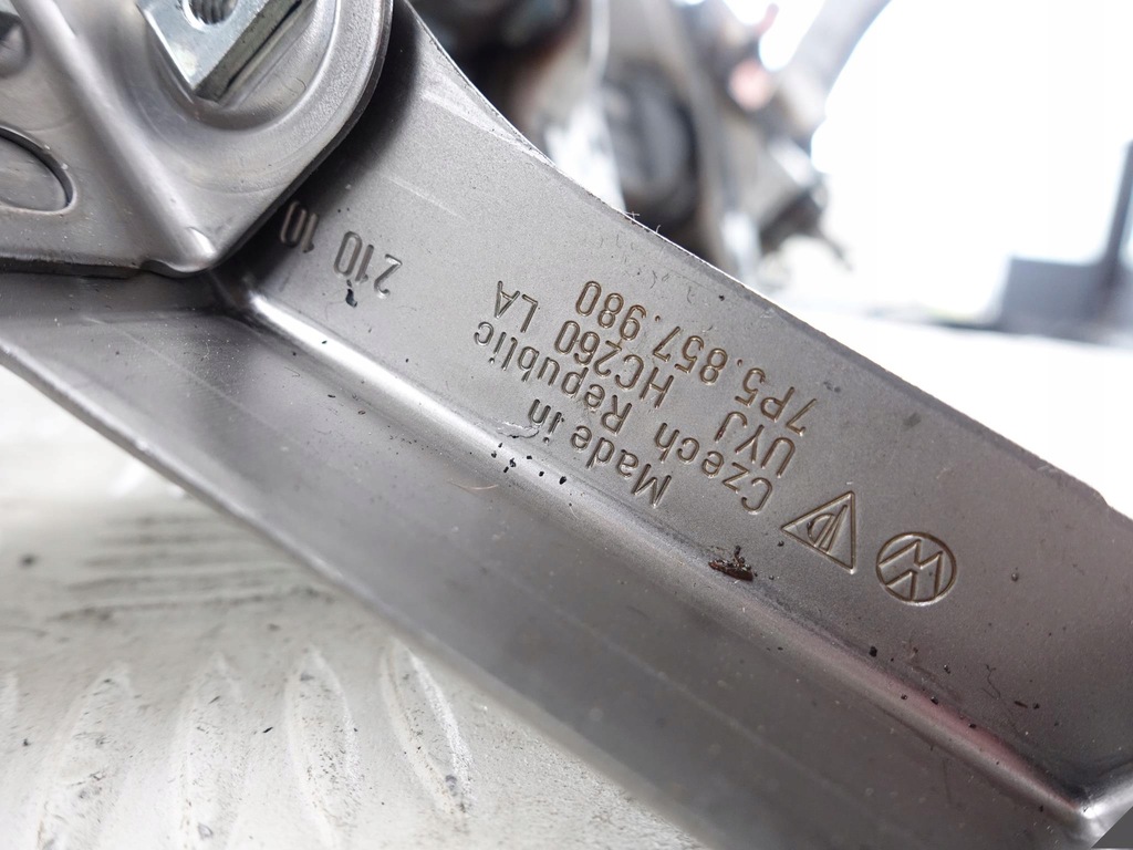 фото №10, Каркас балка консолі porsche оригінальний номер 7p0971882