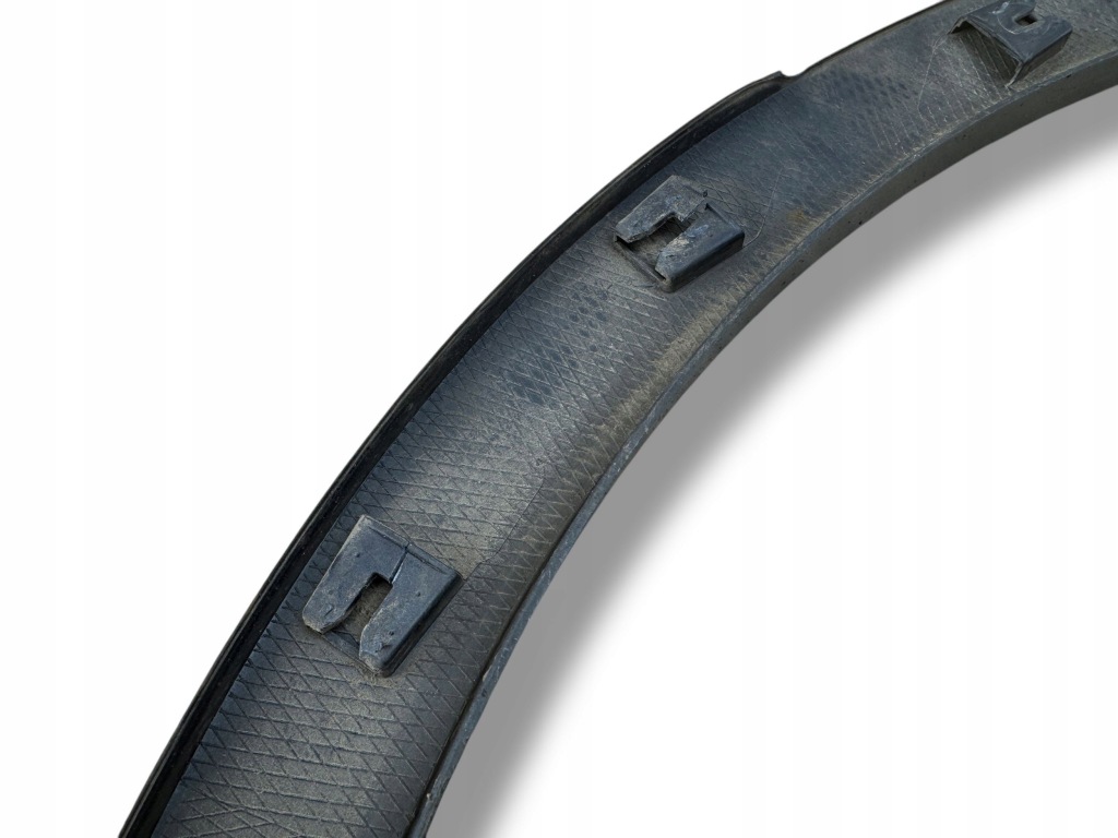 фото №16, Volkswagen id.4 2021 задняя сторона правая молдинг крыла заднего