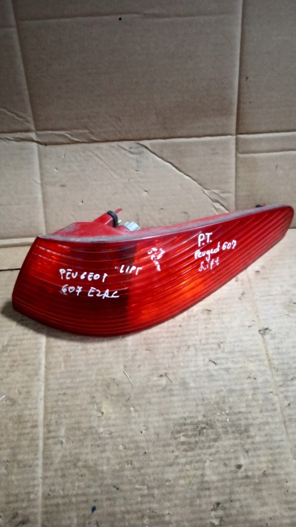фото №1, Peugeot 607 i sedan лампа задняя правая