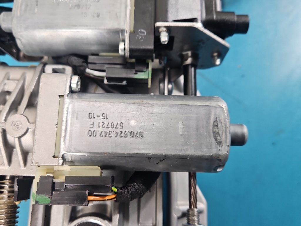 Колонка кермова хрестовина maserati quattroporte vi 13- 06700317590 європа Ціна