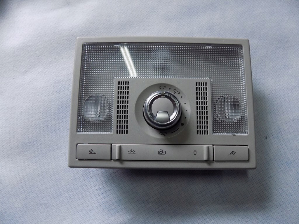 фото №1, Dw vw up лампа стельовий 6q0947105p