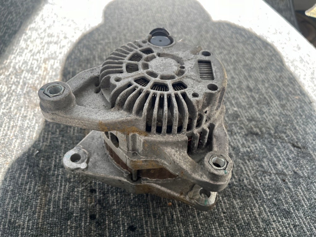 Mazda vi 6 рестайлинг  2.0 генератор комплектный  оригинал европа Киев