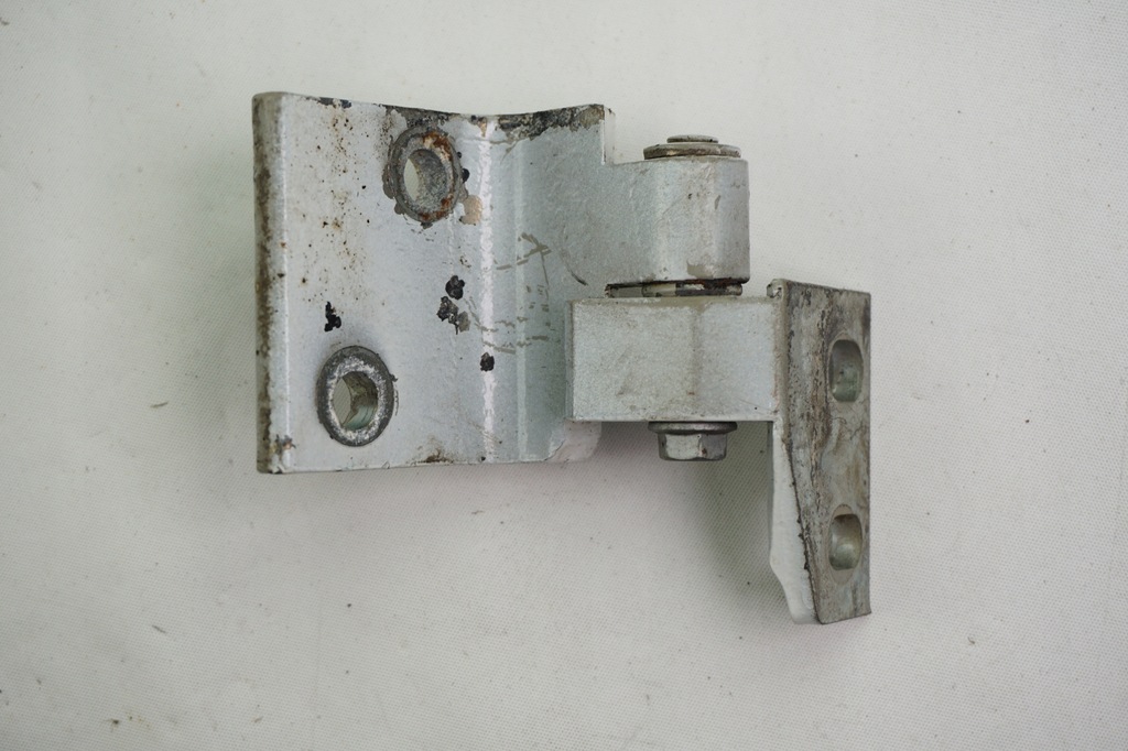 фото №1, Петля дверь правый перед peugeot partner