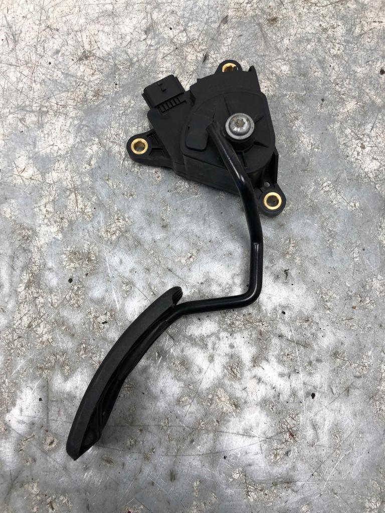 фото №3, Педаль газа потенциометр renault clio iii 8200297335