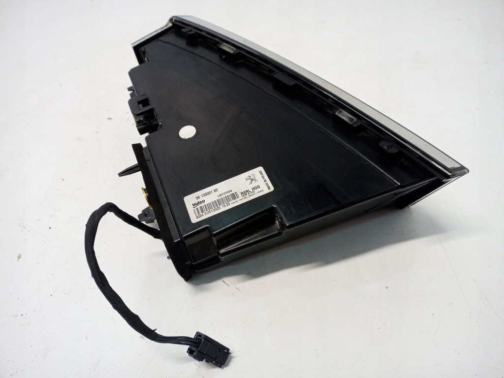 Фара задняя правая w крышке  led peugeot 508 2 седан gt 9813508180 Недорого